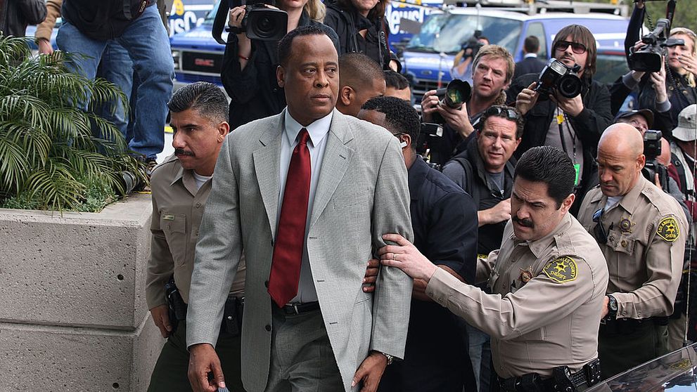 Cum arată acum Conrad Murray, medicul condamnat în cazul morții lui Michael Jackson. Paparazzii l-au surprins în Florida