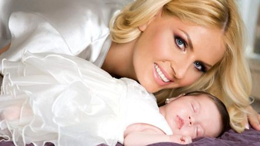 Andreea Banica si familia ei, la schi. Uite cat de draguta e fetita ei, Sofia, la 4 ani