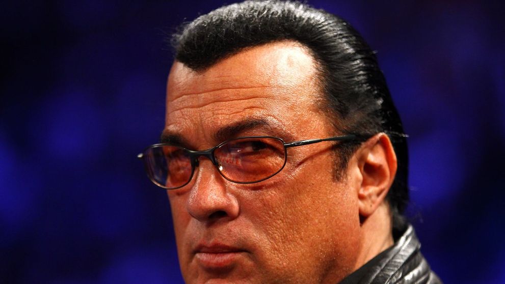 Steven Seagal, bagat in masina de mafioti! Cum a reactionat cand a fost dus la o intalnire 