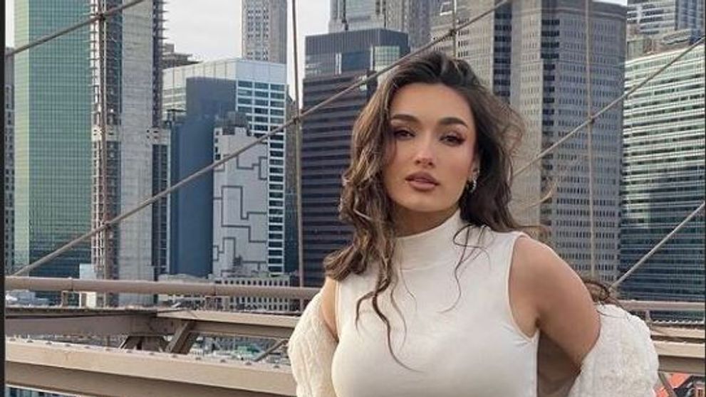 Viviana Sposub, extrem de senzuală la sală! Vedeta face exerciții complicate