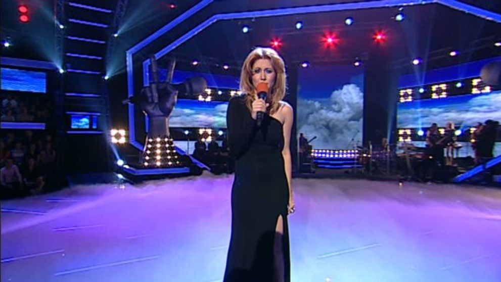 Dalma: O voce superba, o aparitie pe masura. Ai putea sa juri ca insasi Celine Dion a invatat-o sa-i cante piesa. VIDEO