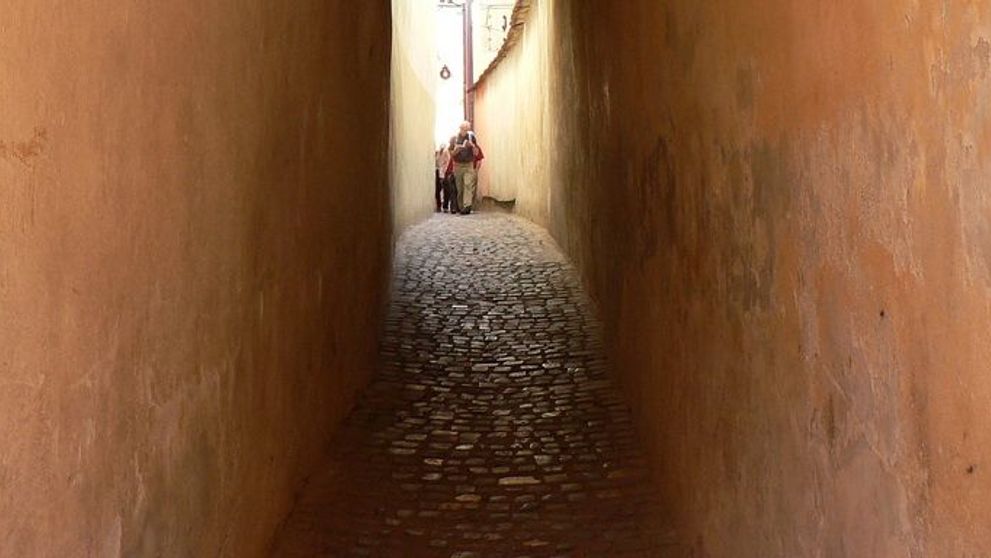 Strada Sforii din Brasov, in topul celor mai inguste strazi din lume