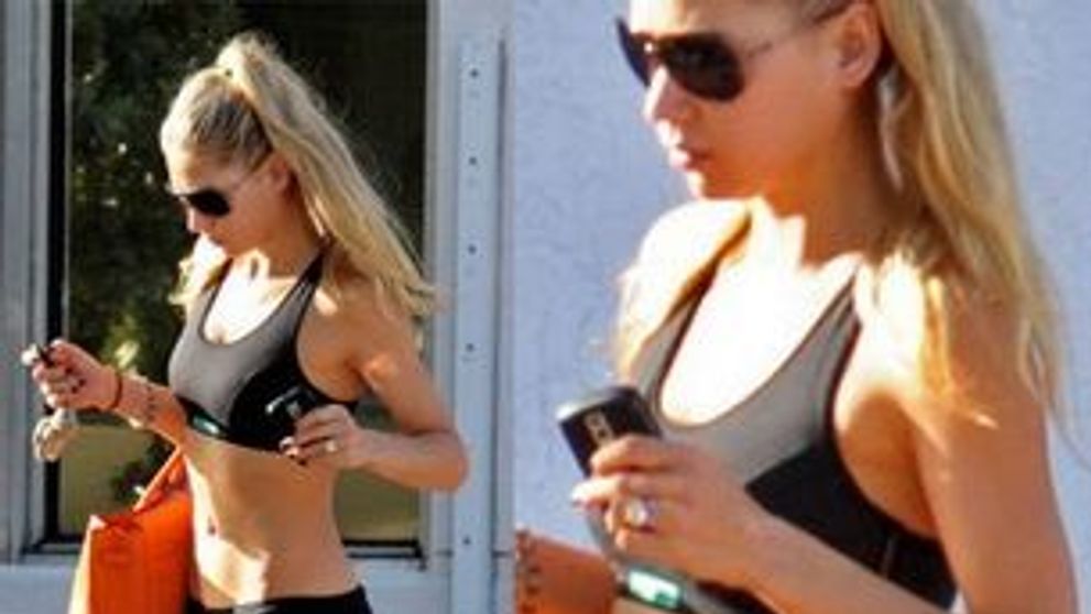 Celebritati imbracate in pantaloni super mulati! FOTO