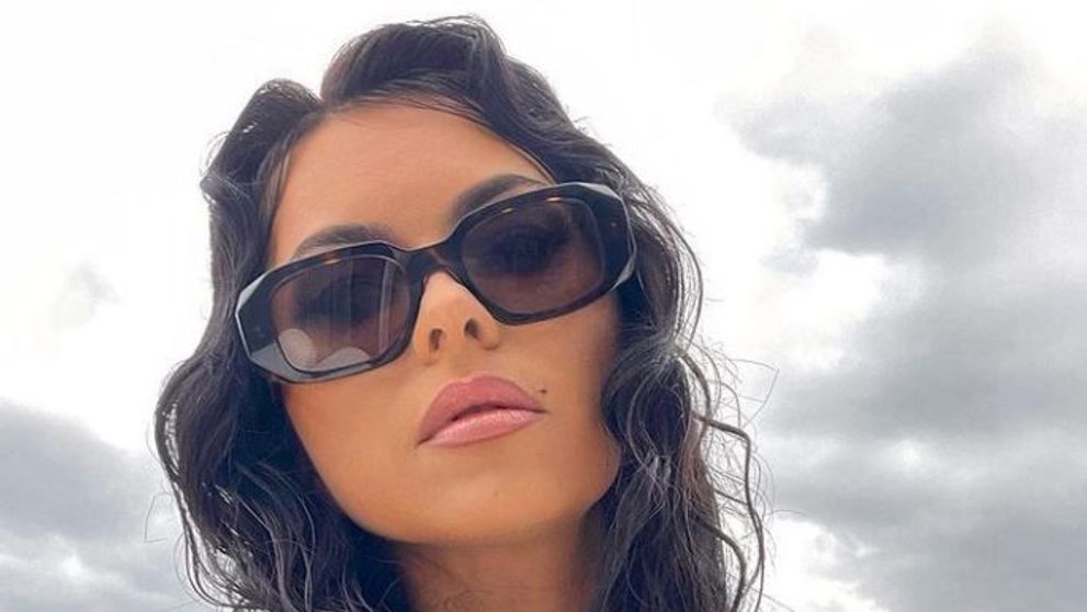 Inna, apariție irezistibilă într-un costum sexy și roz! Fanii artistei: “Am crezut că e Rihanna!”