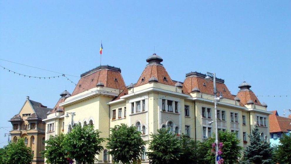 Scandal de proporții la Târgu Mureș! O angajată a primăriei, fotografiată în timpul unui moment de intimitate