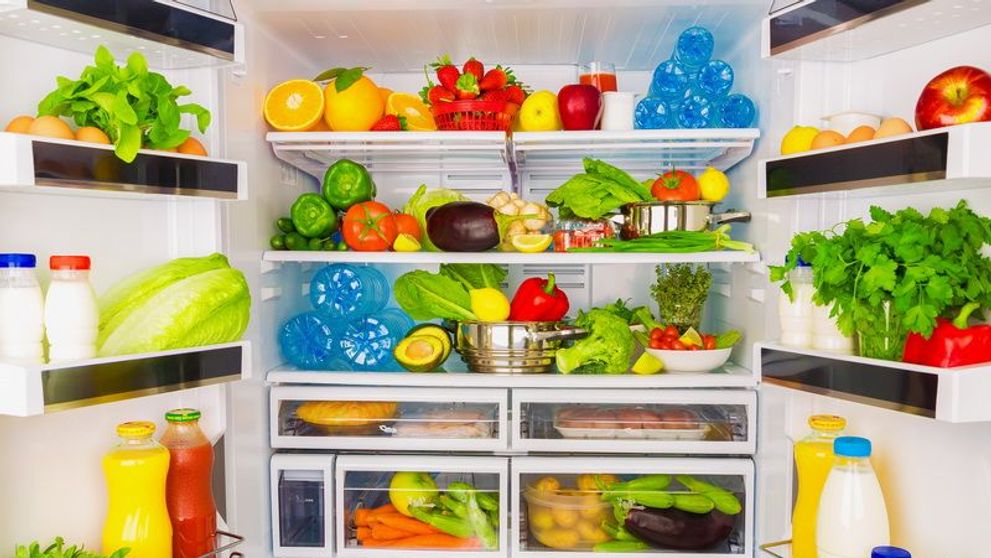 Tii rosiile si castravetii in frigider? Iata lista cu alimentele care nu trebuie pastrate la rece
