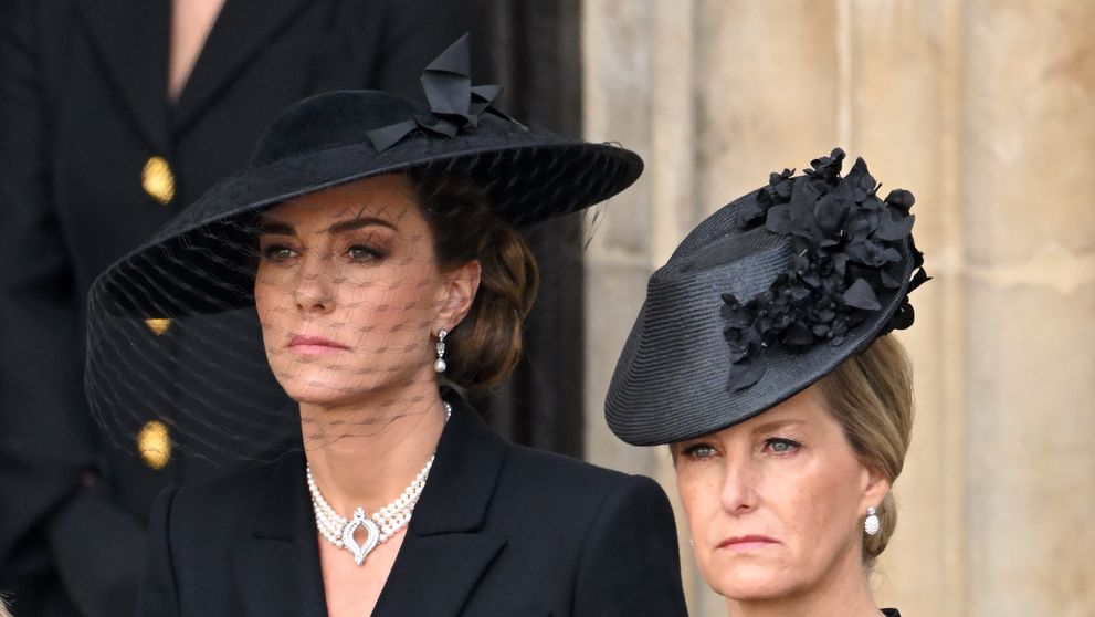 Mesaj sfâșietor către Kate Middleton de la o vedetă care s-a luptat cu cancerul:  ”Chimioterapia e devastatoare, îți pierzi unghiile, părul. Mă gândesc la copiii ei