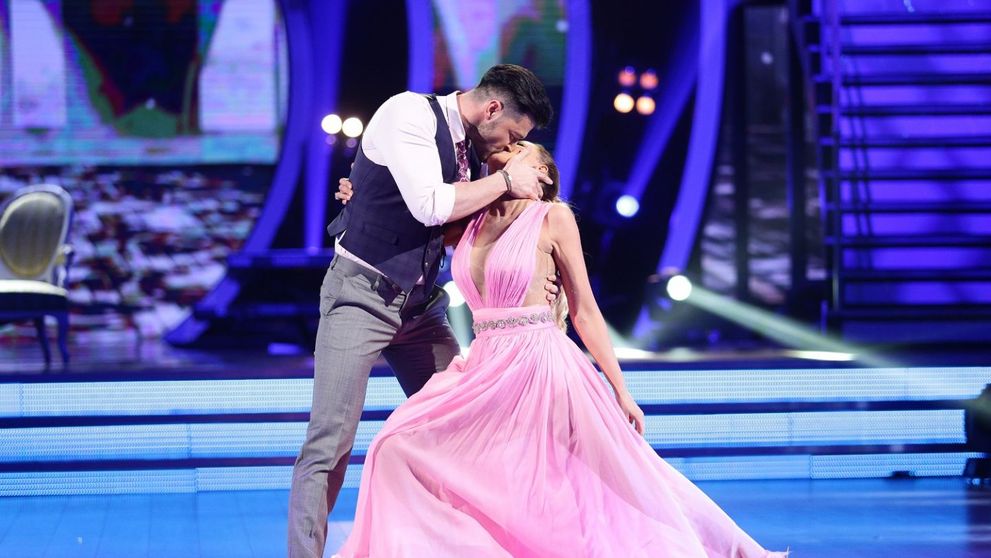 Dupa 2 saptamani, Roxana Ionescu si Andrei Magra au parasit ringul de dans!Doar 6 perechi continua la Uite cine danseaza