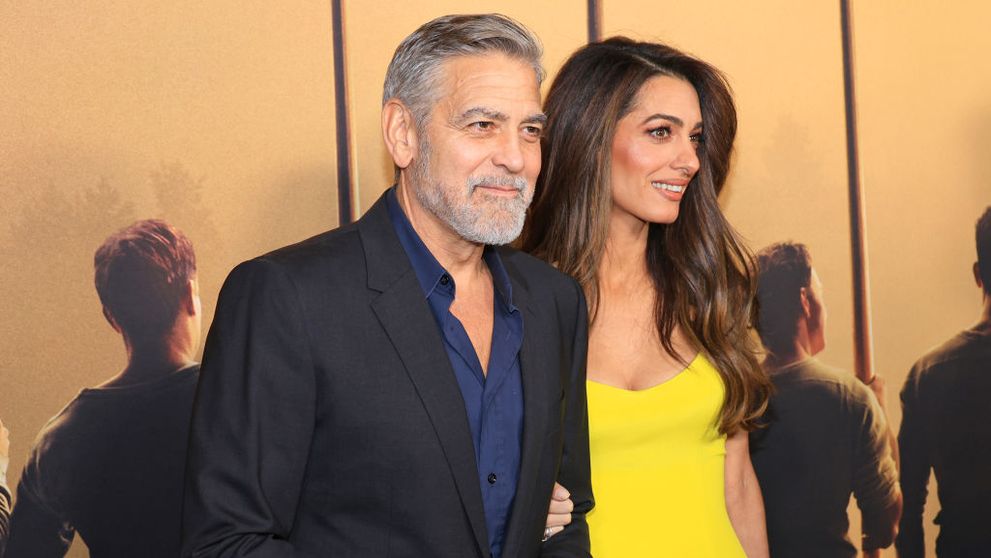 Toată lumea îl știe de-o viață cu părul cărunt! George Clooney s-a vopsit, iar soția sa uraște noul lui look: 