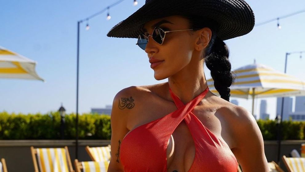 Adelina Pestrițu, apariție în costum de baie în Beverly Hills. Fanii, contrariați: “Ți-ai făcut mărire iar?”