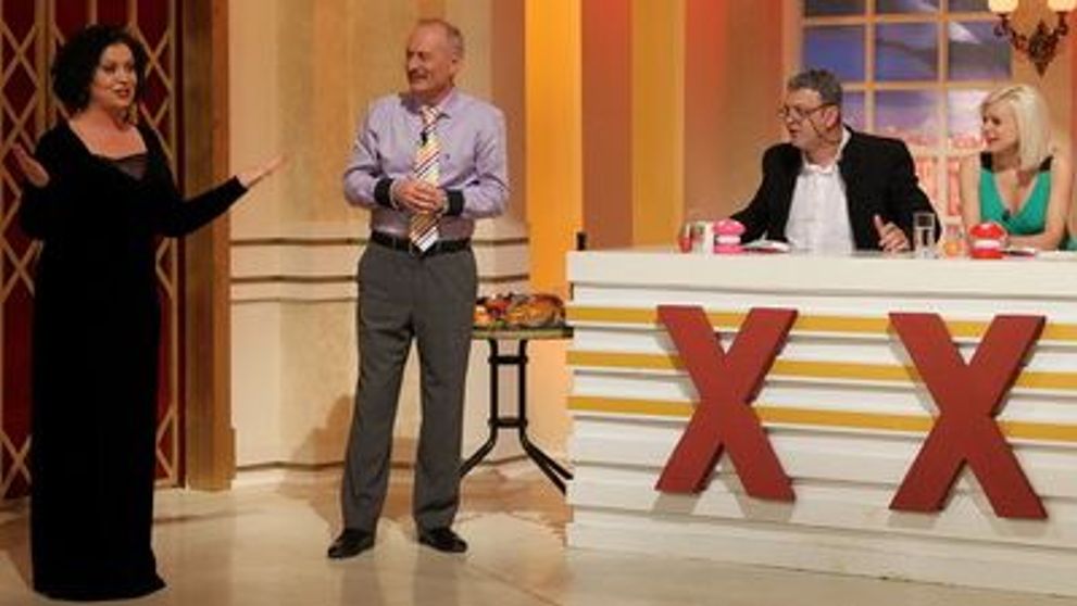 Monica Anghel a cantat in finala “Romanii n-au talent”, la “Serviciul Roman de Comedie” FOTO