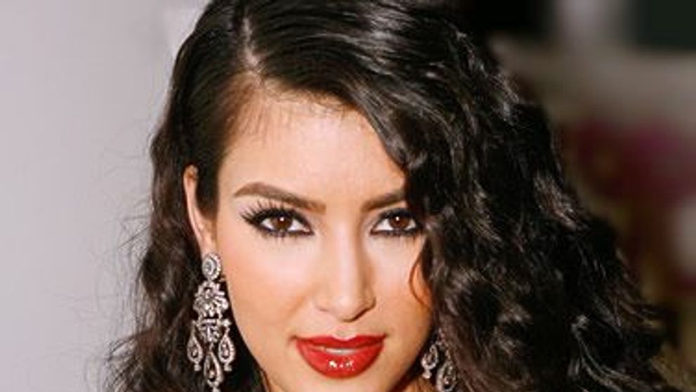 Kim Kardashian nu se mai ascunde si isi arata burtica la plaja. Cum arata vedeta insarcinata in 6 luni: FOTO