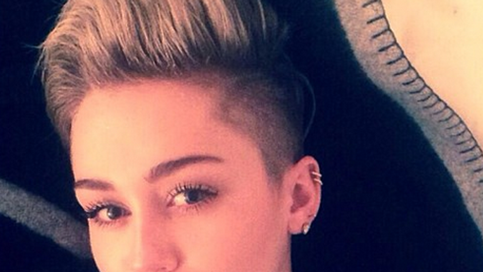 Noul look al lui Miley Cyrus, un esec total. Cum arata cantareata dupa ce s-a tuns 
