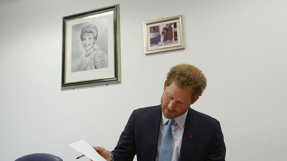 Prințul Harry își scrie memoriile. Când va fi lansată cartea dedicată “omului care am devenit”