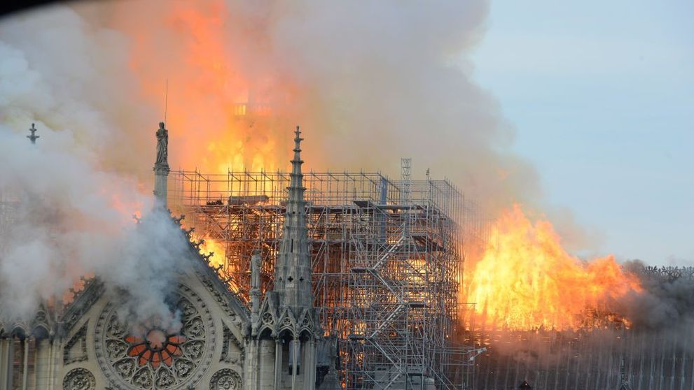 Cauzele posibile ale incendiului de la Notre Dame. Ce spun anchetatorii