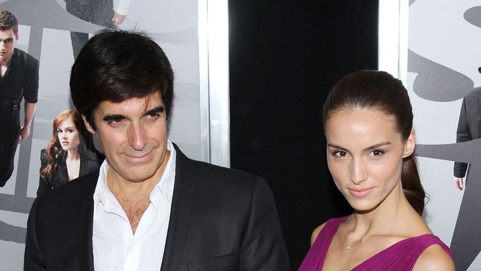 Cel mai de succes magician din istorie are logodnica cu 30 de ani mai tanara. Cum arata iubita lui David Copperfield