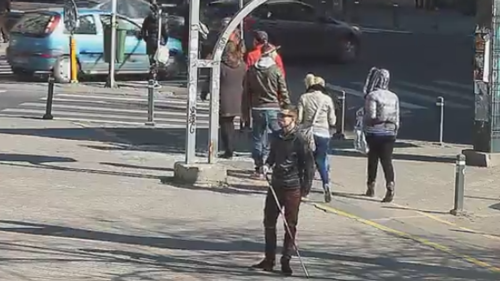 Cum e sa fii orb pentru o zi in Bucuresti. Un experiment social cu final neasteptat
