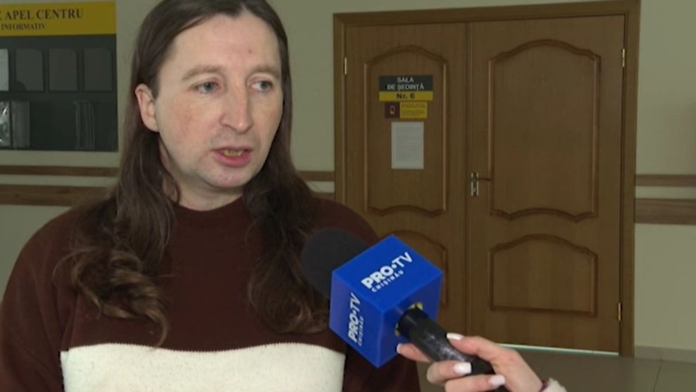 „De trei ani vreau să fiu Irina”. Povestea unei persoane transgender care s-a ciocnit de refuzul autorităților de a-i schimba buletinul