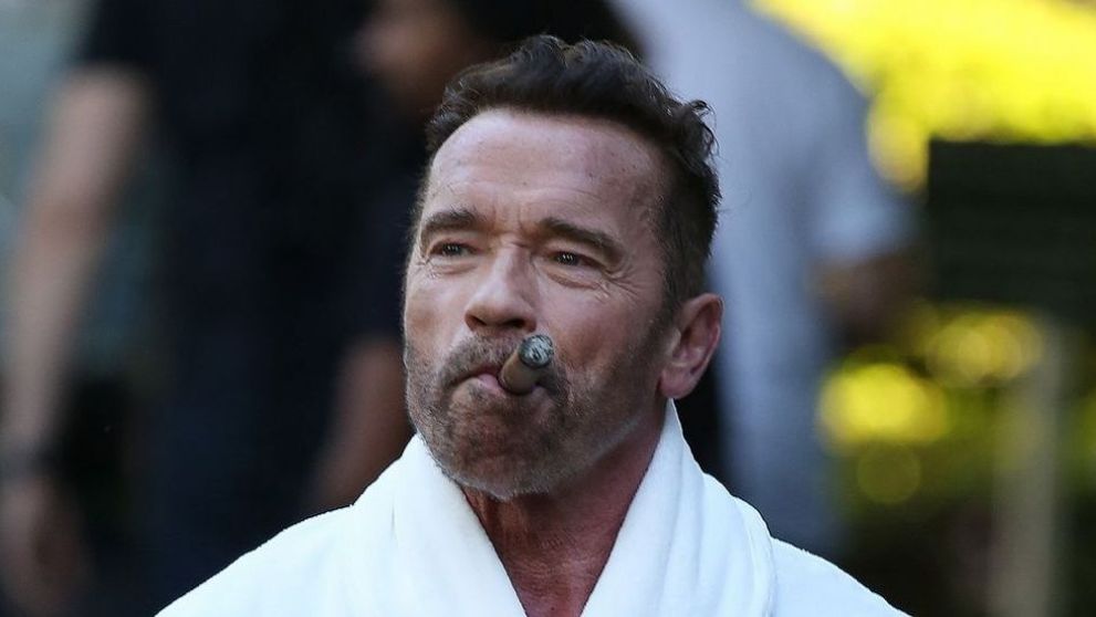 Care este starea actorului Arnold Schwarzenegger dupa ce a suferit o operatie pe cord deschis