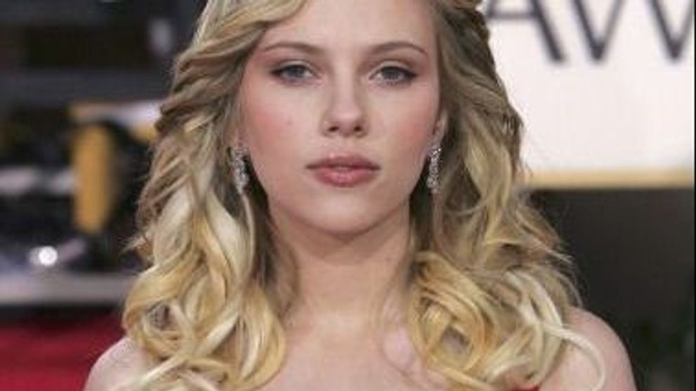 Globurile de Aur: cele mai stanjenitoare momente din istorie. Scarlett Johansson, pipaita pe sani 