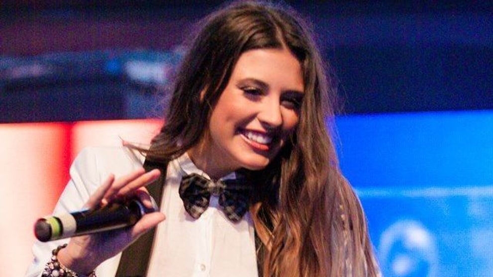 Pe ce pune mana Smiley se transforma in mii de like-uri. Antonia, fotografiata alaturi de artist intr-o ipostaza care a facut deliciul fanilor