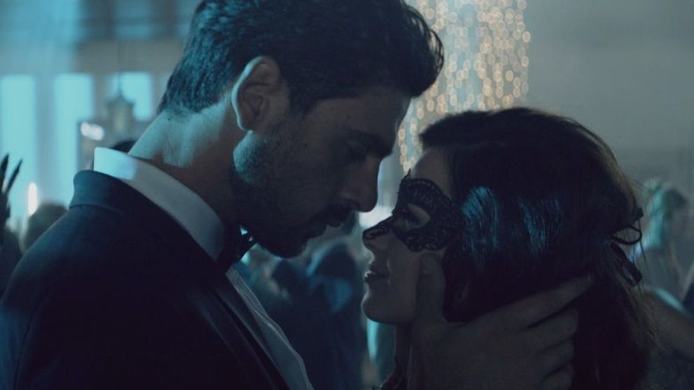E cel mai criticat, dar și cel mai urmărit film erotic al momentului. De ce scenele din 