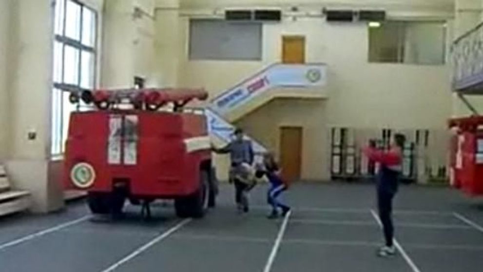 Cum dau pompierii examen? VIDEO senzational de numai 15 secunde