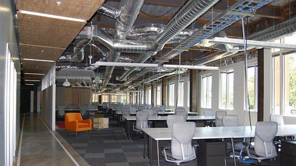 Cel mai urat sediu al unei companii? Vezi cum arata noile birouri Facebook