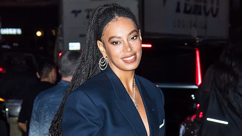 Cât de frumoasă este sora mai mică a lui Beyonce! Solange a făcut ravagii la o gală de modă în New York