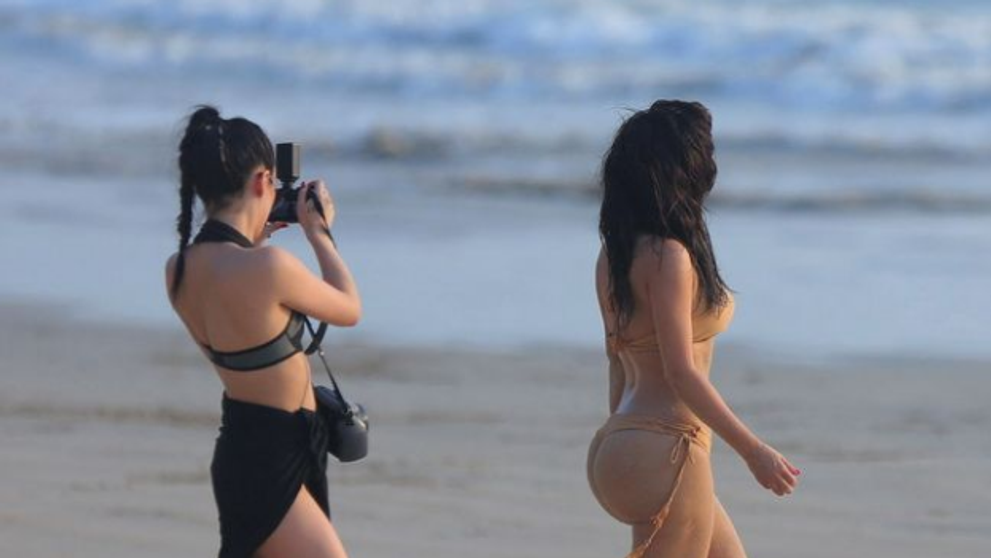 Kim Kardashian, o nouă controversă legată de posteriorul ei celebru: ce susțin niște specialiști