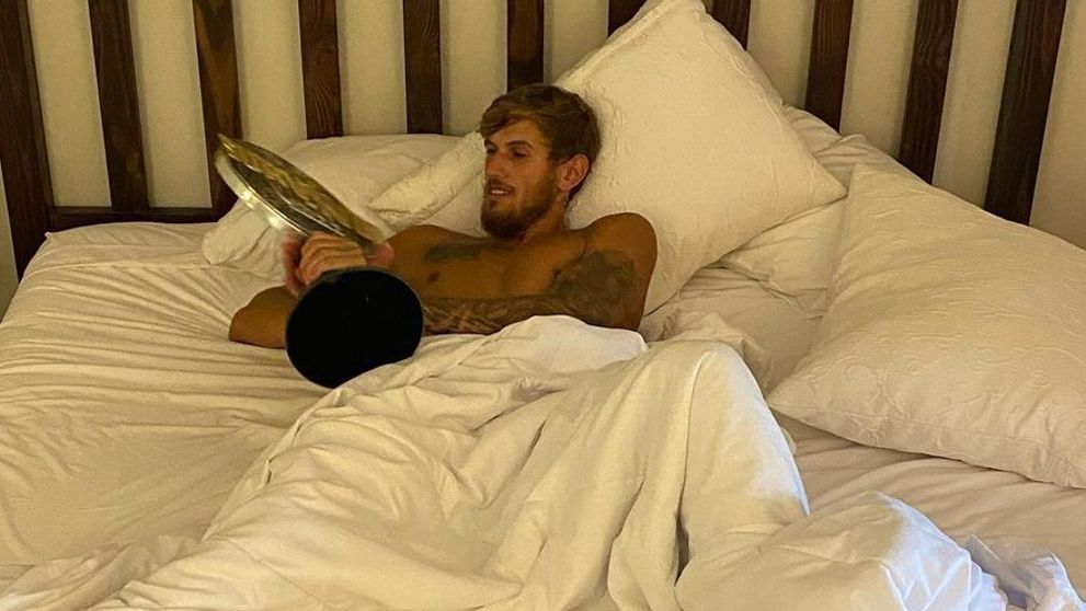 Alex Delea a dormit cu trofeul Survivor România în pat: “Priviți și voi ce bucurie în inimă mi-ați făcut!”