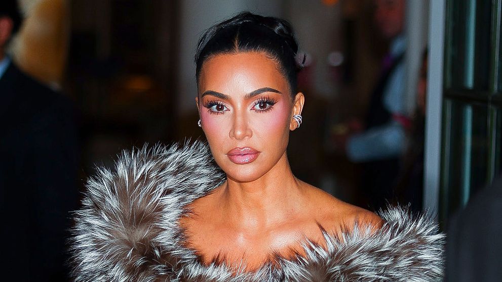 E cu gândul tot la Kanye West! Ce spune Kim Kardashian după ce s-a scris că se iubește cu Lewis Hamilton: „O familie”