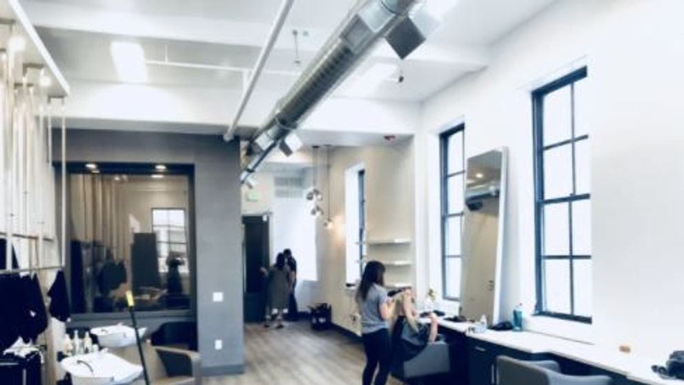 (P) Clientele salonului tău merită să beneficieze de cele mai bune scaune de pedichiură!