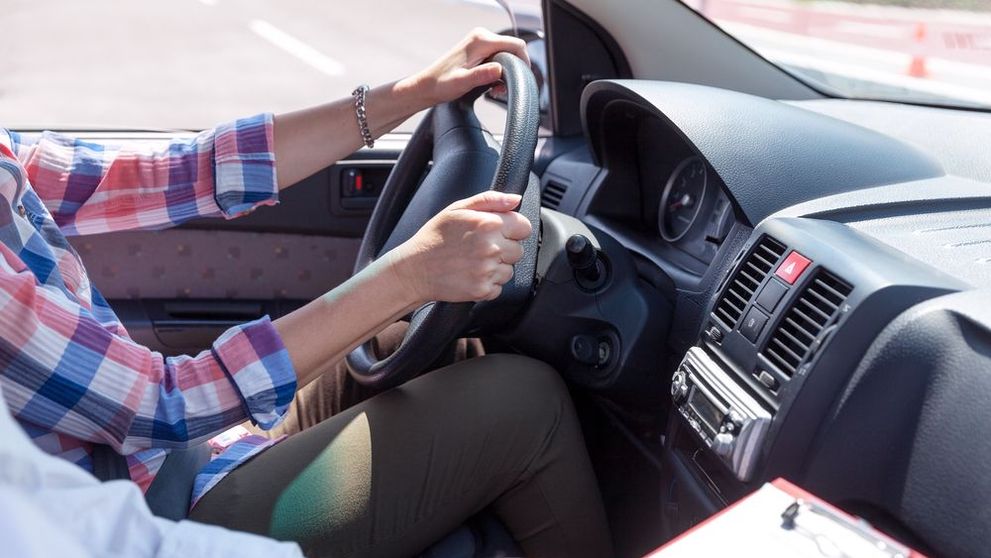 O femeie a dat examenul auto de 150 de ori, sub identitatea altor persoane