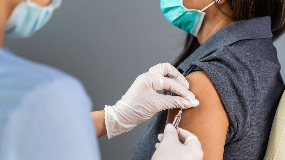 Două centre de vaccinare anti-Covid din București funcționează non-stop