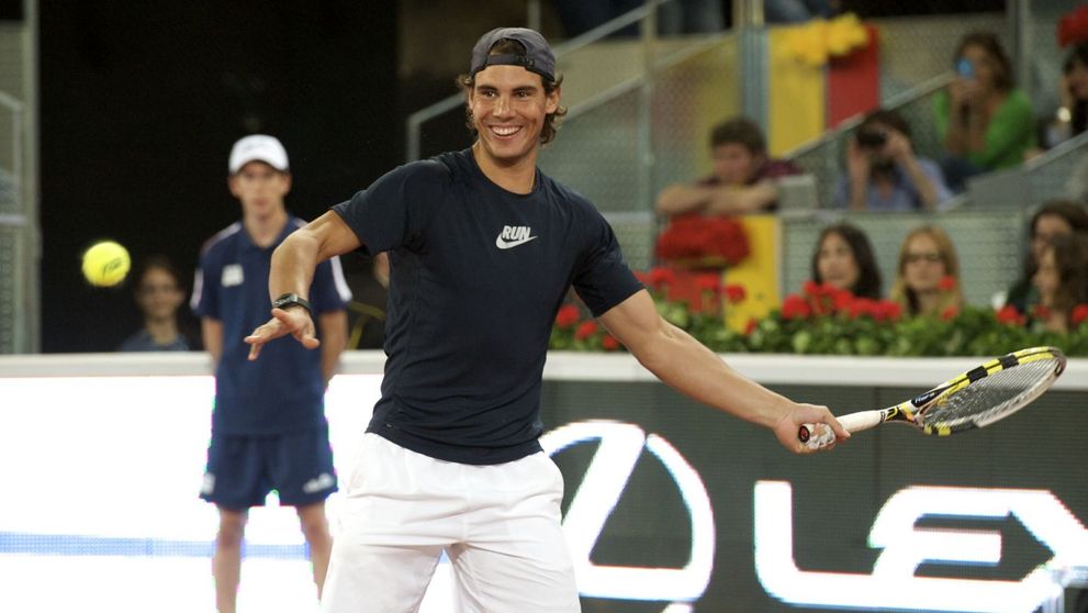 Rafael Nadal, la plaja alaturi de iubita. Cum au fost surprinsi cei doi cand nu se asteptau sa fie fotografiati