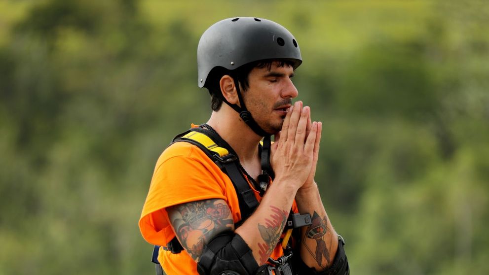 Astăzi, la Sunt celebru, scoate-mă de aici, Alex Bogdan face față celei mai mari temeri ale sale: frica de înălțime!