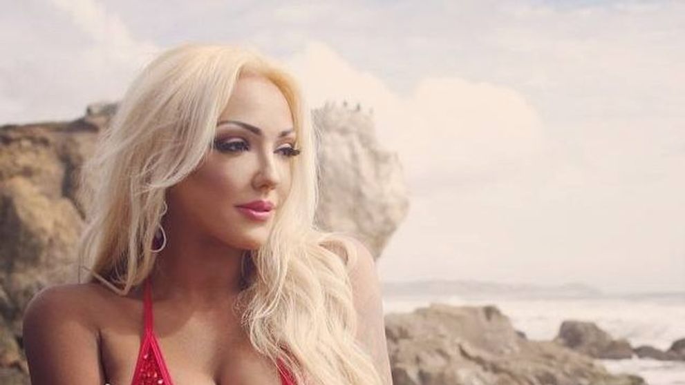 Alexandra Harra s-a facut de ras chiar de ziua ei. Putine femei ar indrazni sa-si faca o asemenea schimbare de look