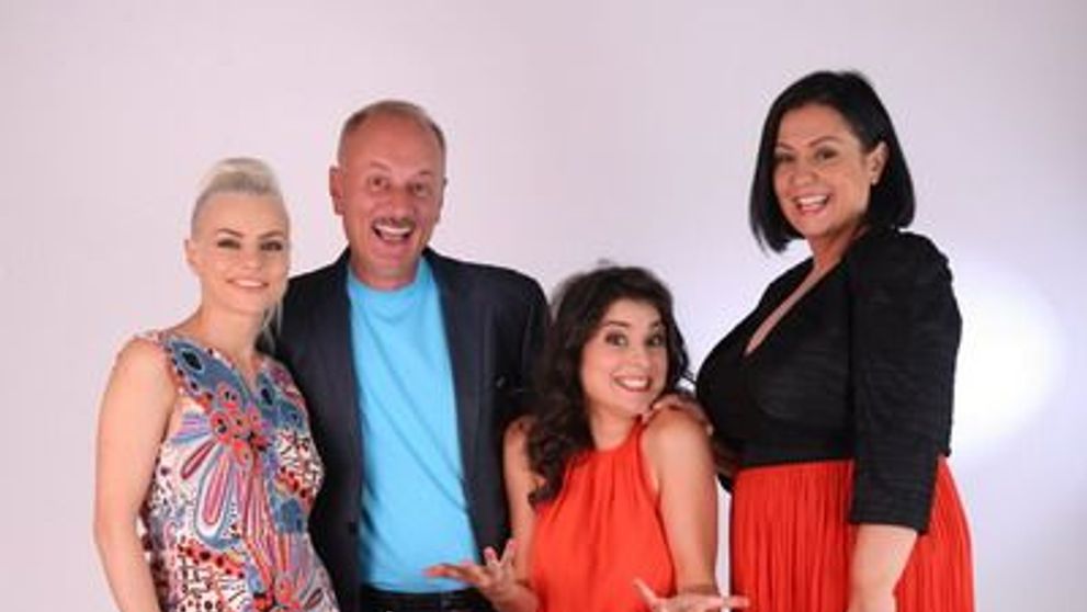 Jojo este mama Monicai Anghel in noul sezon “Serviciul Roman de Comedie” de la Pro Tv