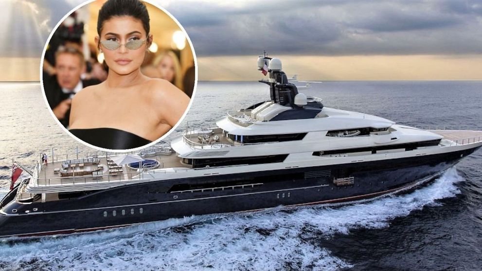 Povestea impresionantă a iahtului pe care Kylie Jenner a petrecut de ziua ei. Cât costă închirierea ambarcațiunii