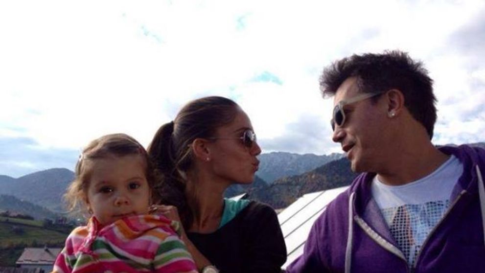 Razvan Fodor si-a lasat fetita la bunici. Prezentatorul 