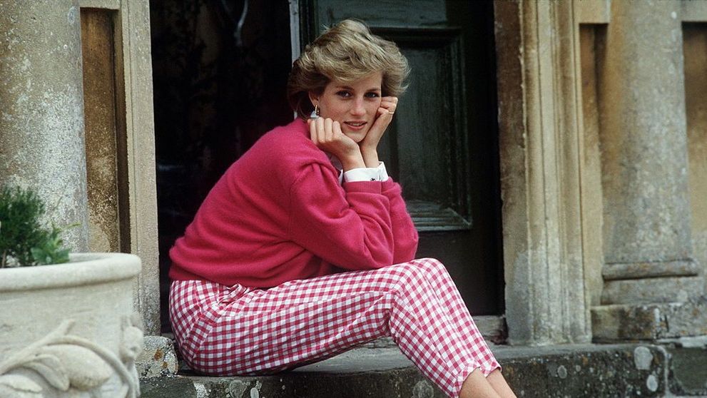 Cea mai cunoscută rochie a Prințesei Diana, rochia 