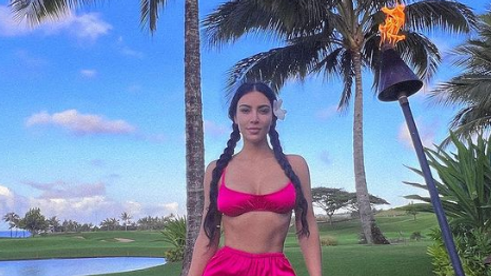 Scandal după ce Kim Kardashian a apărut în Sports Illustrated. De ce oamenii refuză să o cumpere: 