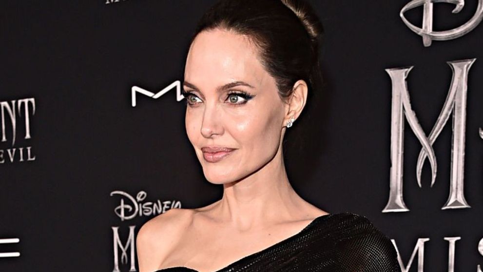 Angelina Jolie, apariție spectaculoasă la premiera ”Maleficent”, alături de cinci dintre copiii săi