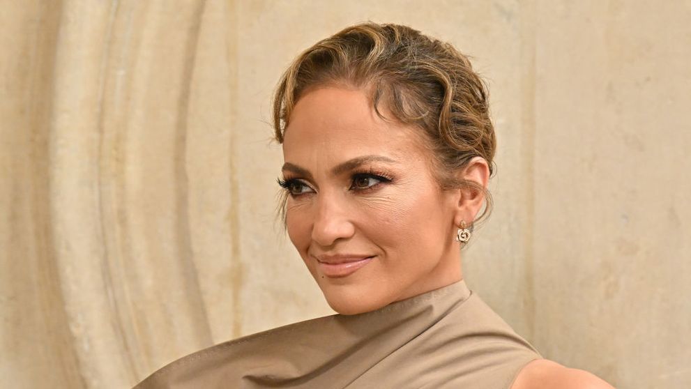 Jennifer Lopez, trădată de machiaj pe covorul roșu. Ipostaza deloc flatantă în care au surprins-o paparazzii