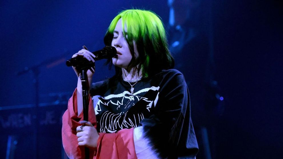 Billie Eilish, imagine de peste 20 de milioane de like-uri. Cum a pozat cântăreața în lenjerie intimă