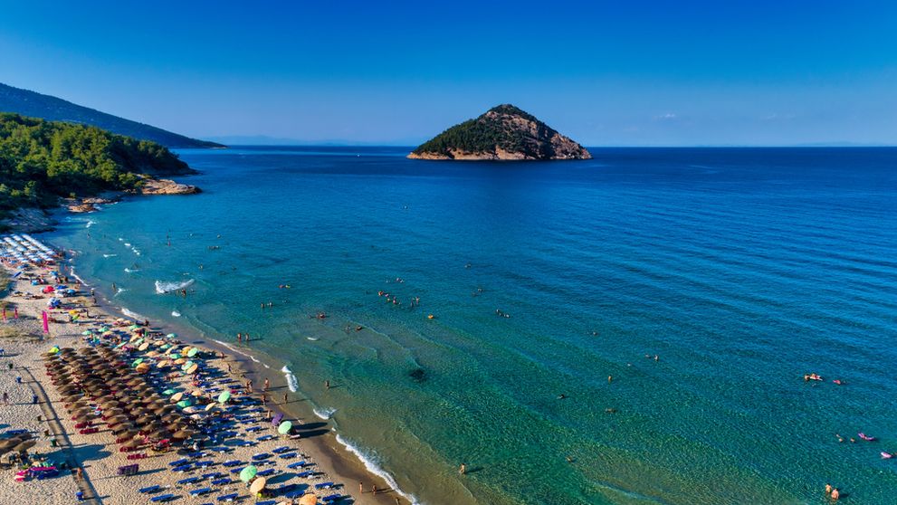 Un român de 37 de ani a murit în Thassos. Se afla în vacanță cu soția și cei trei copii