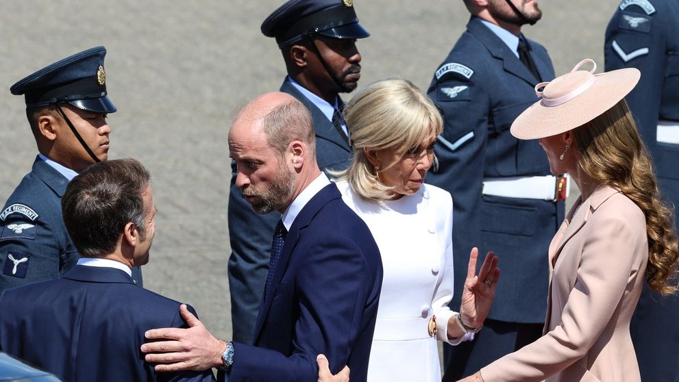 Ce cuvinte i-a șoptit la ureche Brigitte Macron lui Kate Middleton când s-au văzut! Un expert în cititul pe buze dezvăluie conversația lor