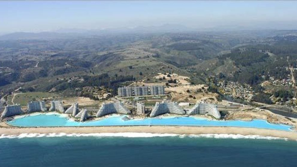Cum arata cea mai mare piscina din lume, de 250.000.000 de litri. Imagini spectaculoase