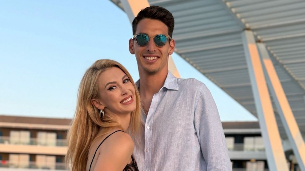 Andreea Bălan și Victor Cornea nu vor pleca în luna de miere. Motivul pentru care artista și viitorul ei soț sunt nevoiți să amâne plecarea: „Probabil la finalul anului”